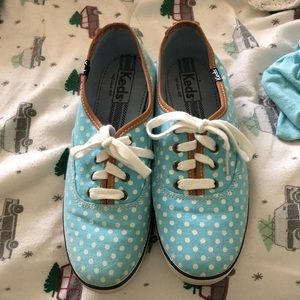 Blue and white polka dot keds